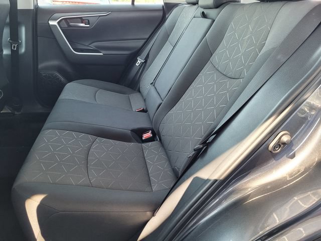 Used 2020 Toyota RAV4 XLE w/ Convenience Package FWD image 18
