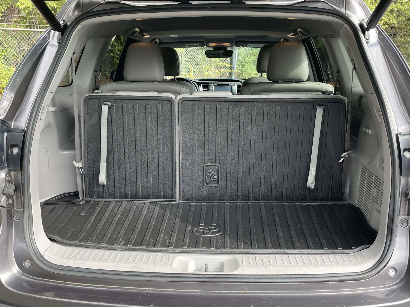 Used 2017 Toyota Highlander Limited FWD image 9