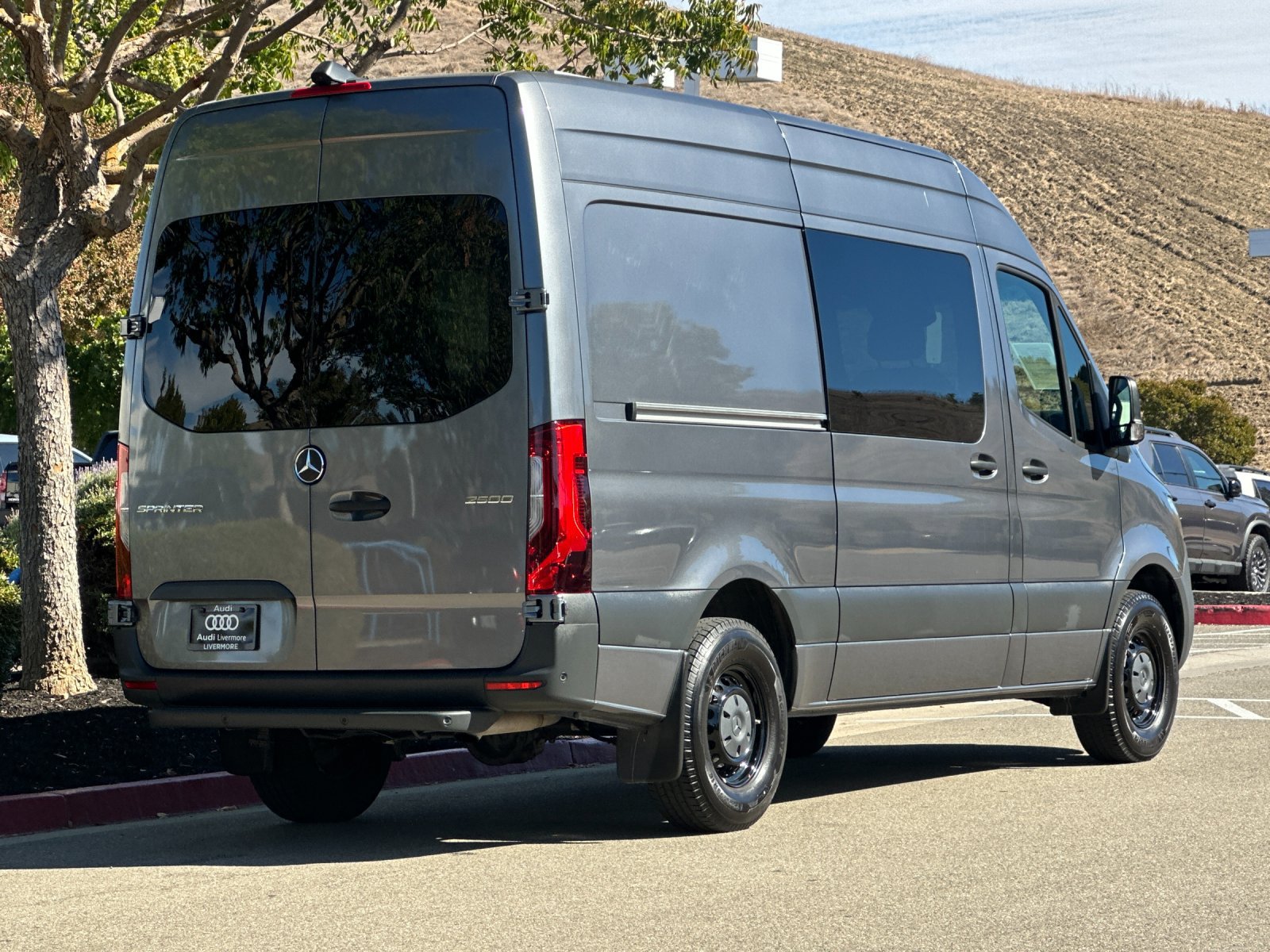 Used 2023 Mercedes-Benz Sprinter 2500 image 6