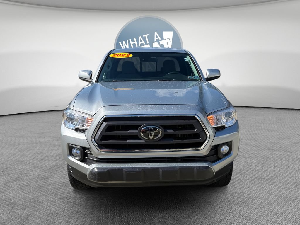 Used 2022 Toyota Tacoma SR5 w/ SR5 Appearance Package (SM) AWD/4WD image 9