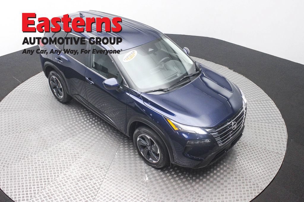 Used 2024 Nissan Rogue SV AWD/4WD image 3