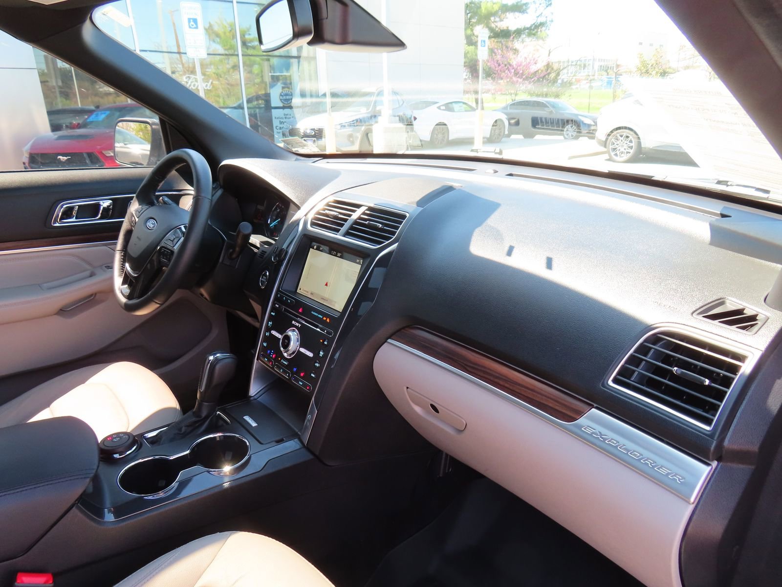 Used 2018 Ford Explorer Limited w/ Equipment Group 301A image 15