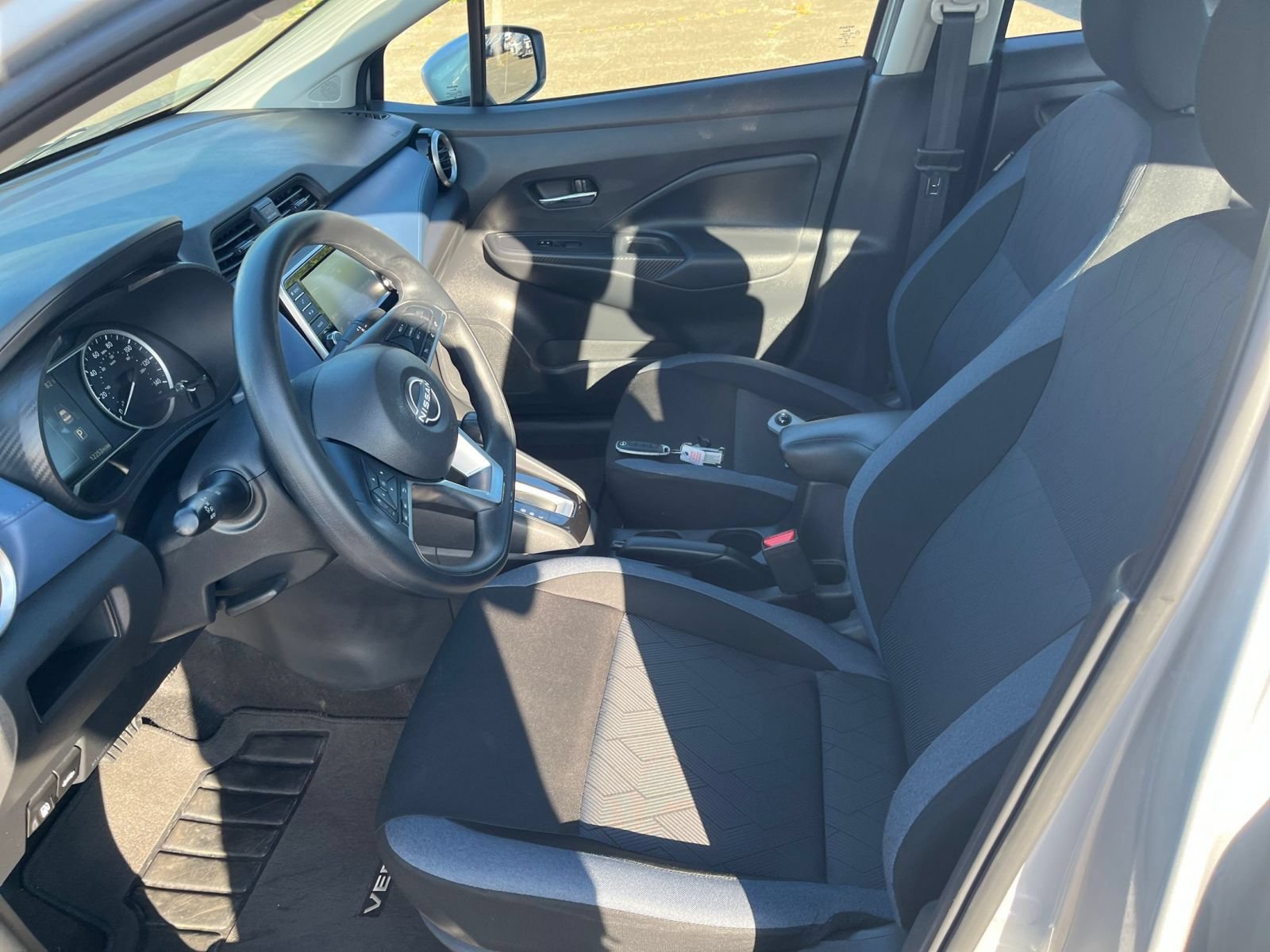 Used 2025 Nissan Versa SV FWD image 21