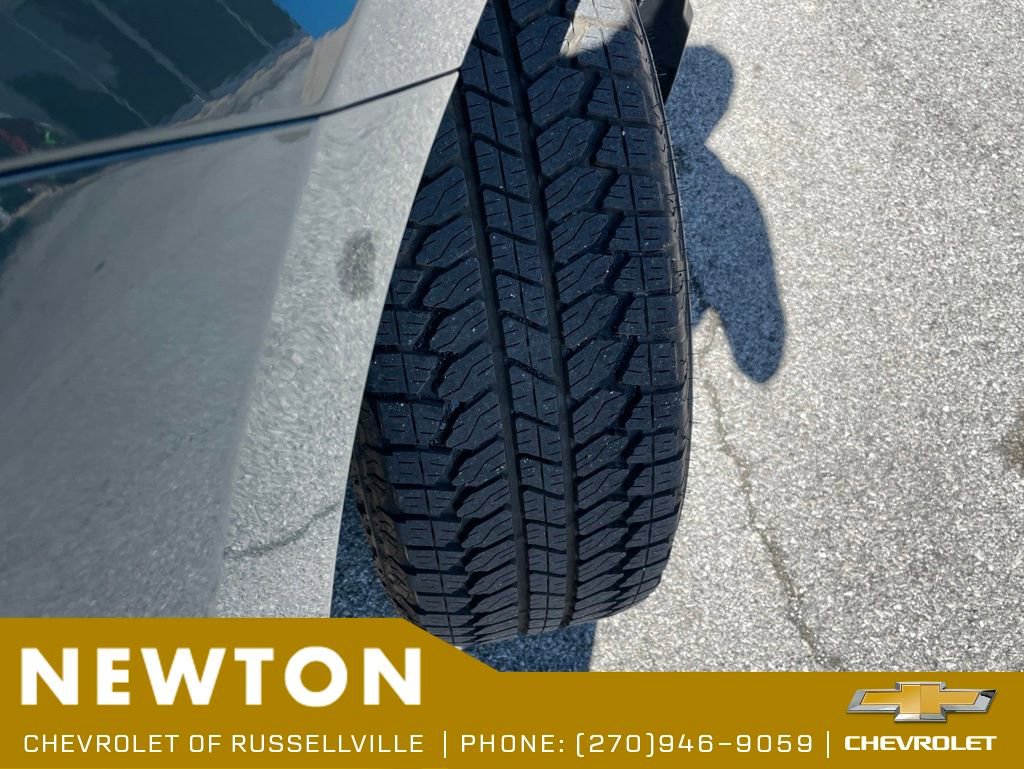 Used 2025 Chevrolet Silverado 1500 LT AWD/4WD image 37