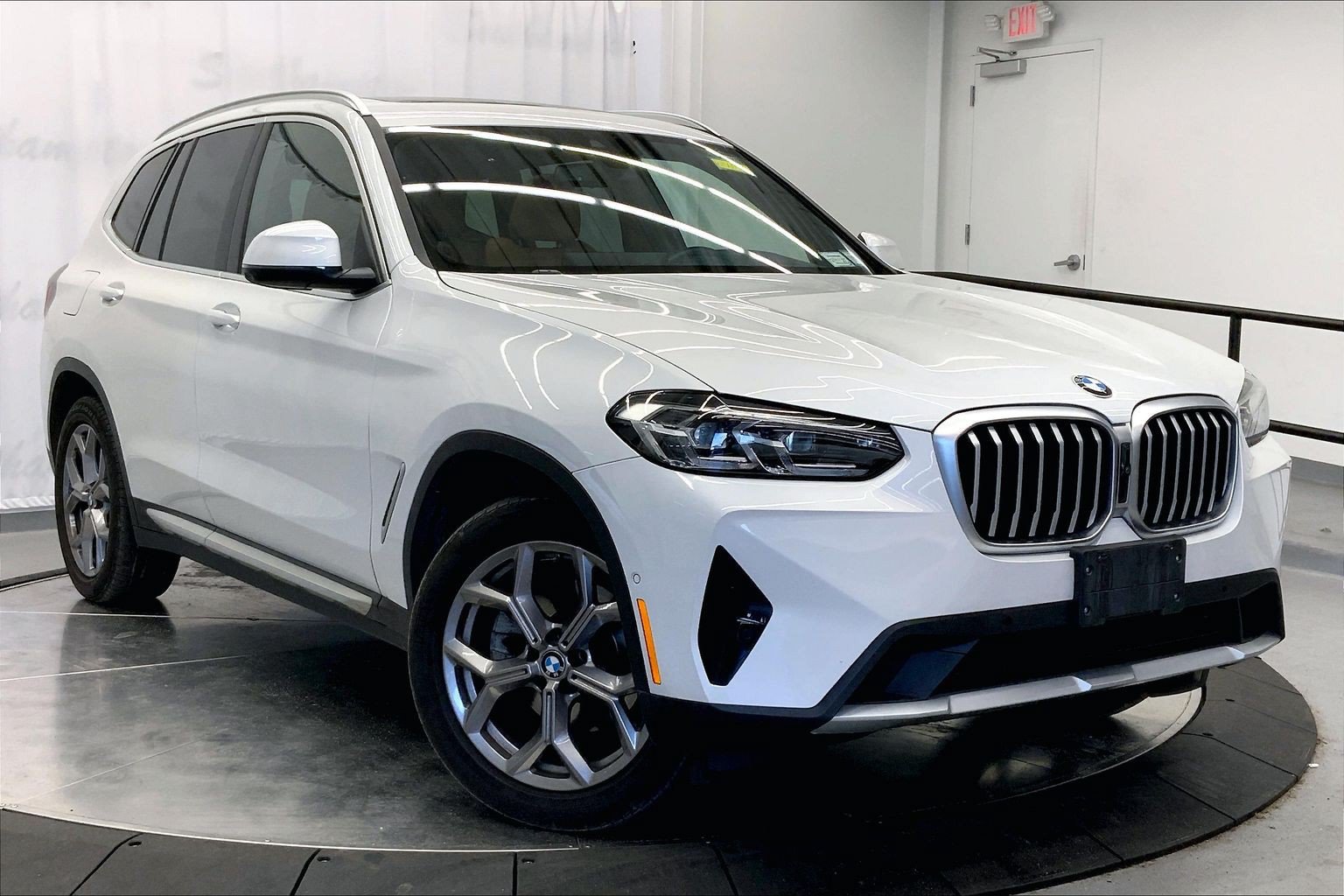 Used 2024 BMW X3 xDrive30i w/ Premium Package AWD/4WD image 9