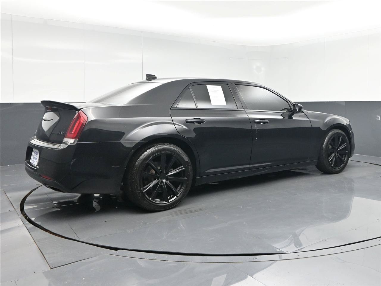 Used 2021 Chrysler 300 Touring w/ Sport Appearance Package RWD image 5