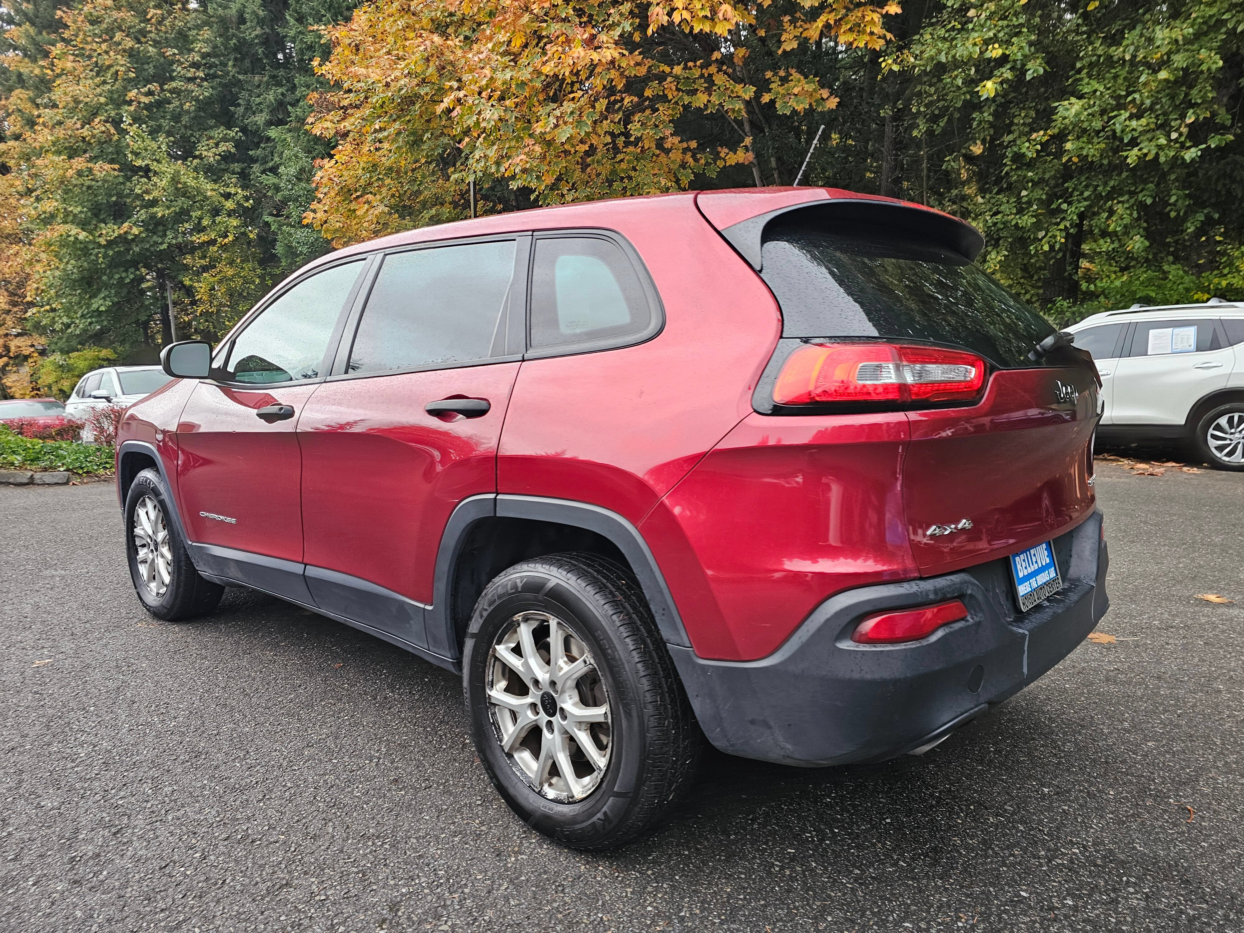 Used 2014 Jeep Cherokee Sport AWD/4WD image 5