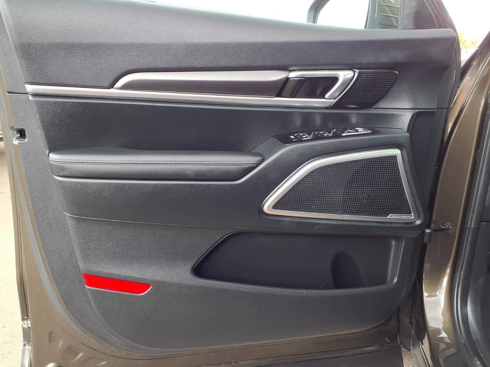 Used 2025 Kia Telluride S FWD image 18