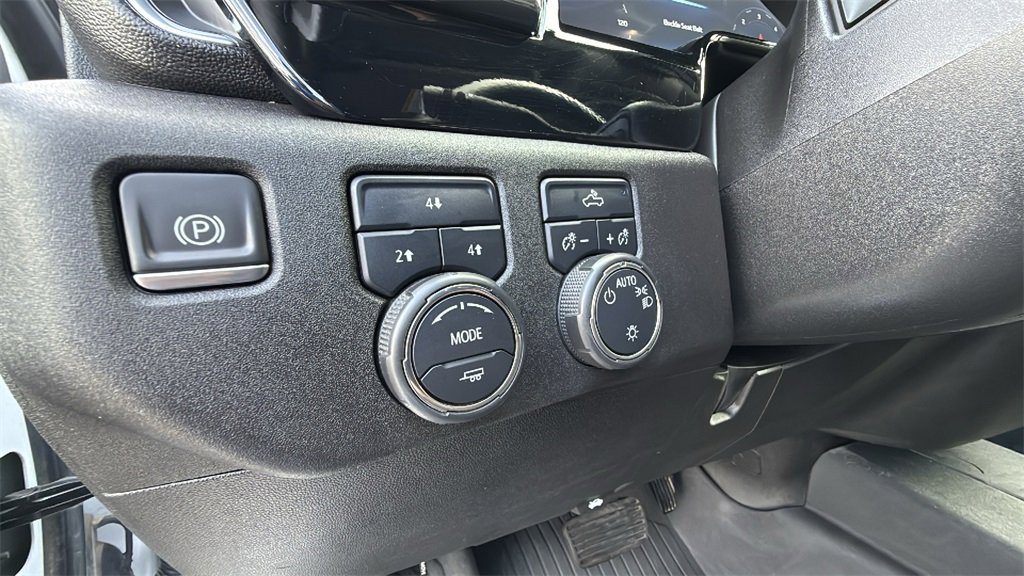 Used 2024 Chevrolet Silverado 2500 LT image 19