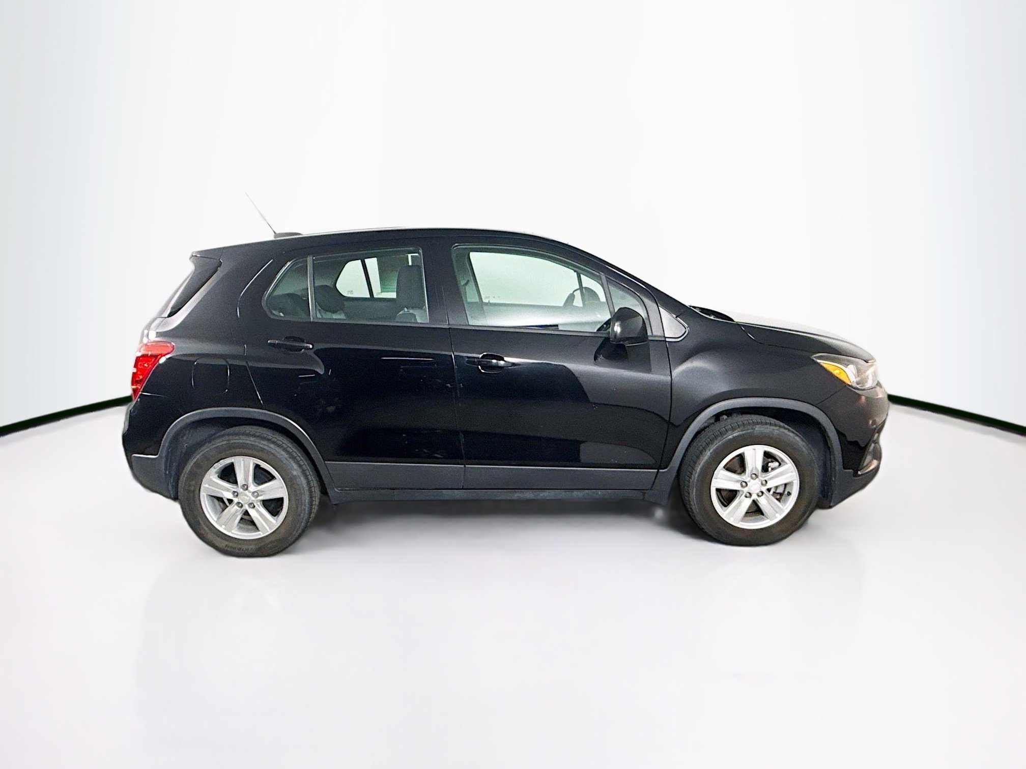 Used 2020 Chevrolet Trax LS image 2