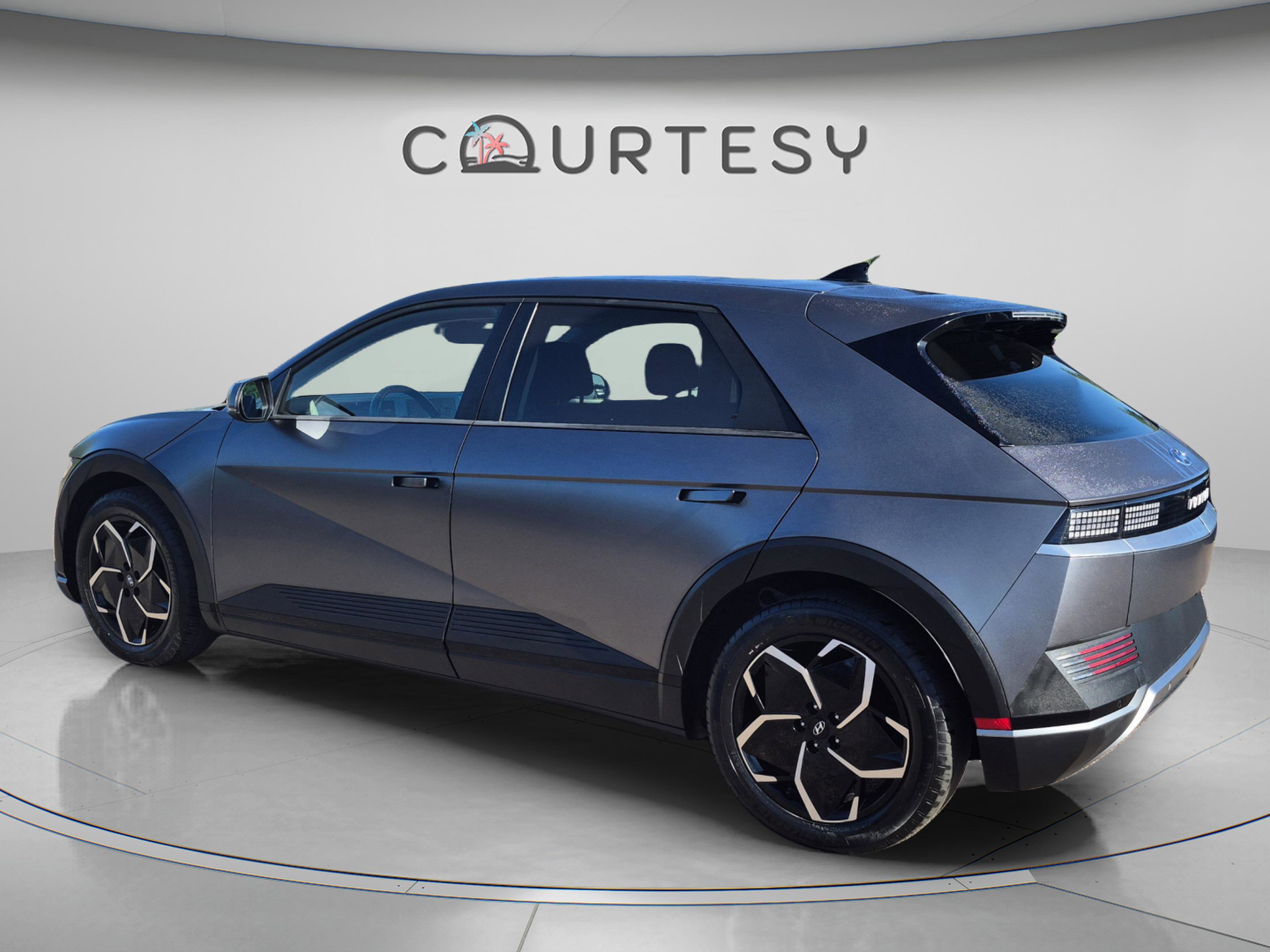 Used 2024 Hyundai Ioniq 5 SEL RWD image 3