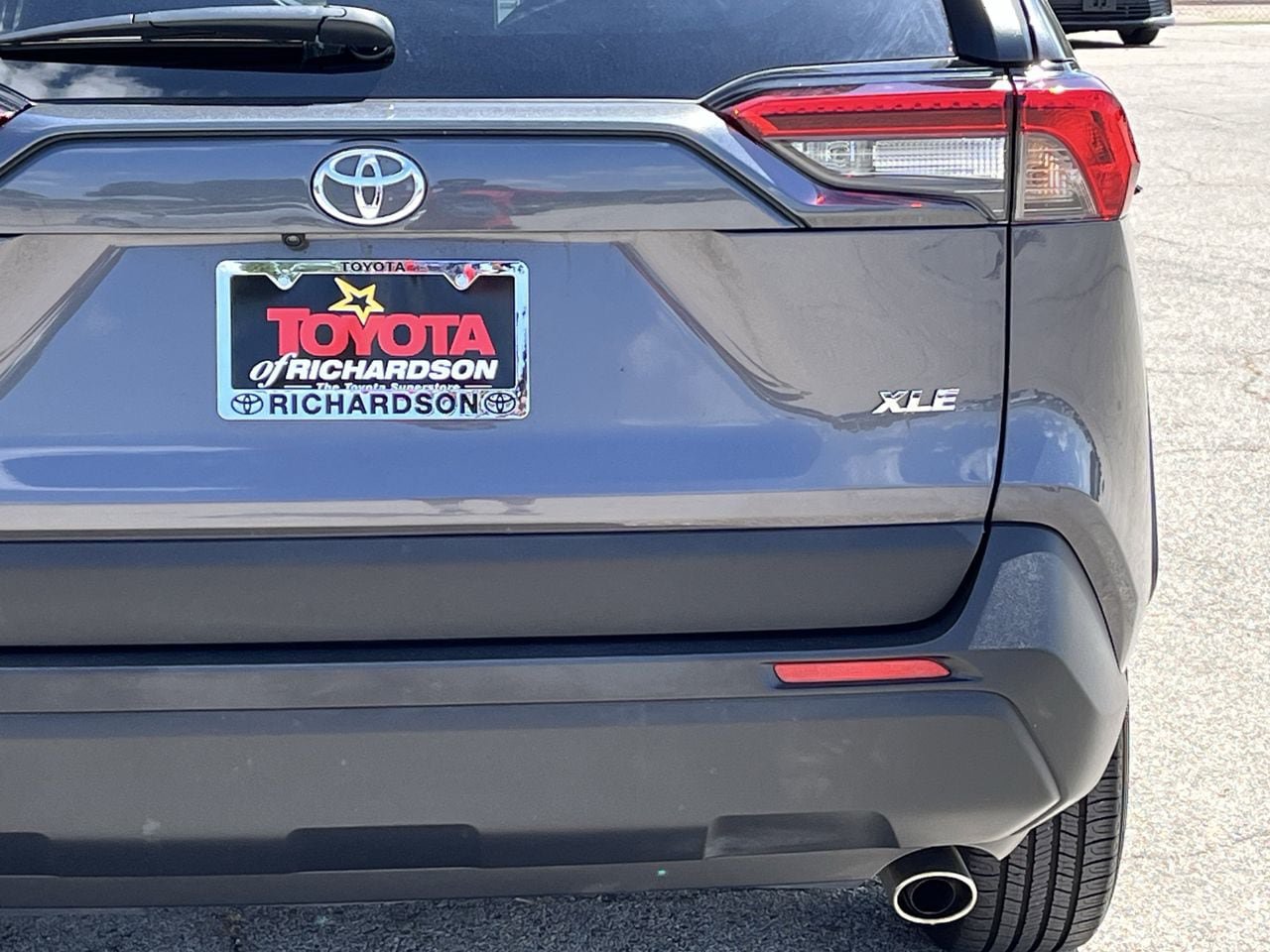 Used 2024 Toyota RAV4 XLE FWD image 6