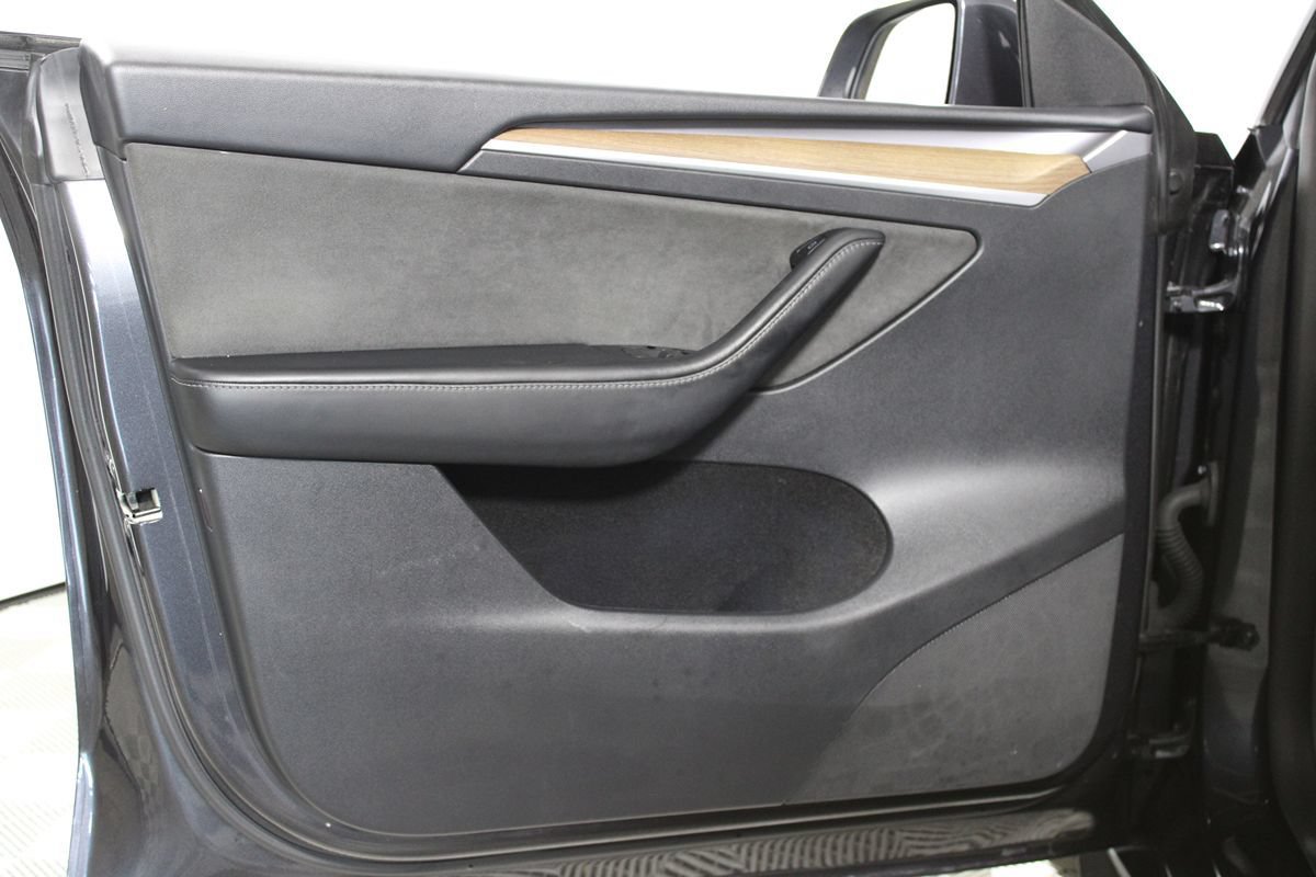 Used 2024 Tesla Model Y Performance AWD/4WD image 8