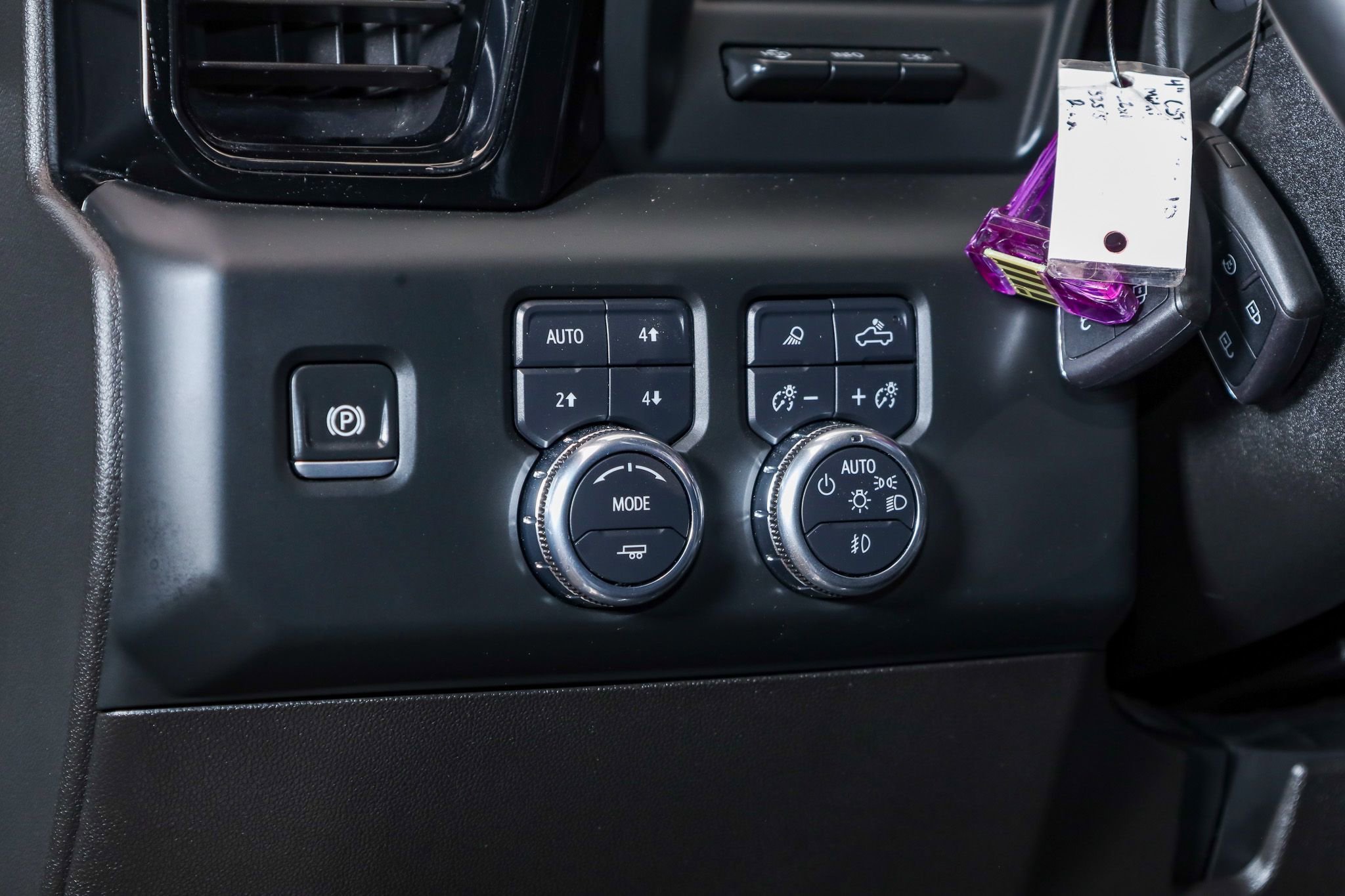 Used 2025 GMC Sierra 3500 AT4 w/ AT4 Premium Plus Package image 22
