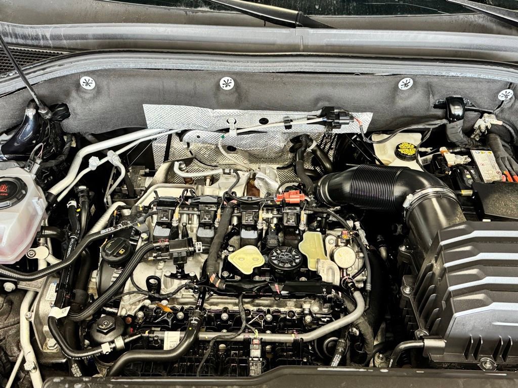 Used 2024 Volkswagen Atlas SE w/ Black Wheel Package image 23