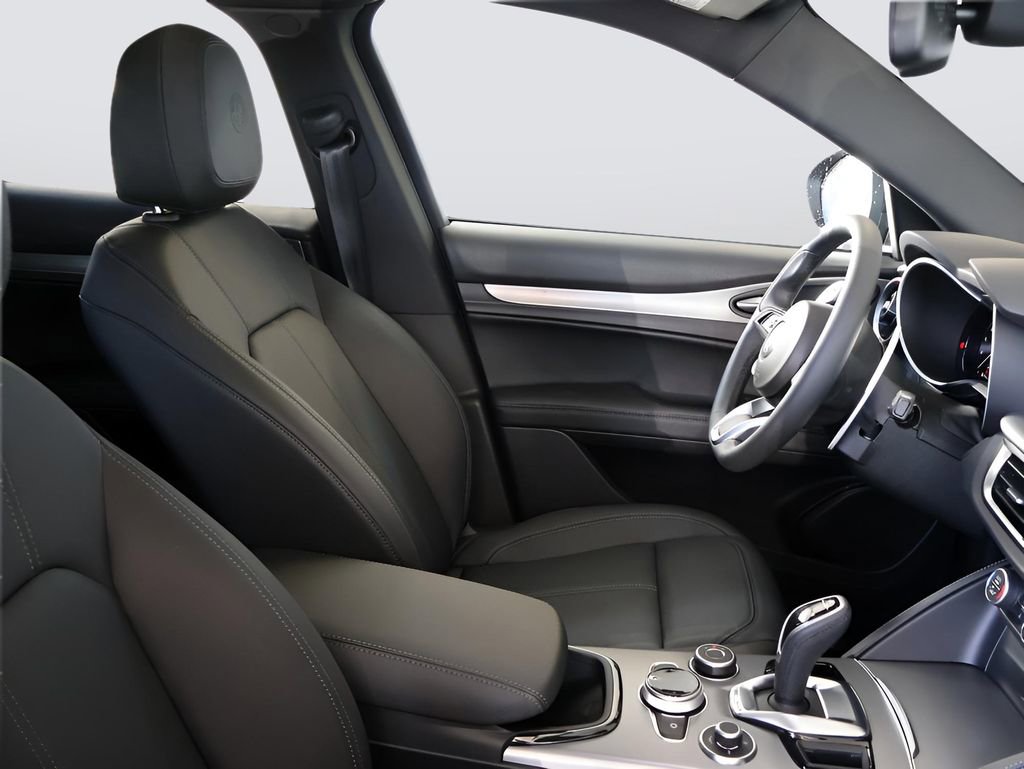 New 2025 Alfa Romeo Stelvio Sprint image 10
