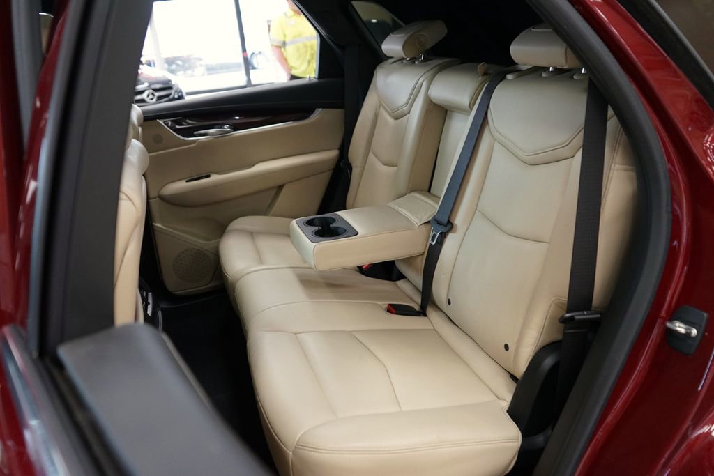 Used 2017 Cadillac XT5 Luxury w/ Driver Awareness Package AWD/4WD image 46