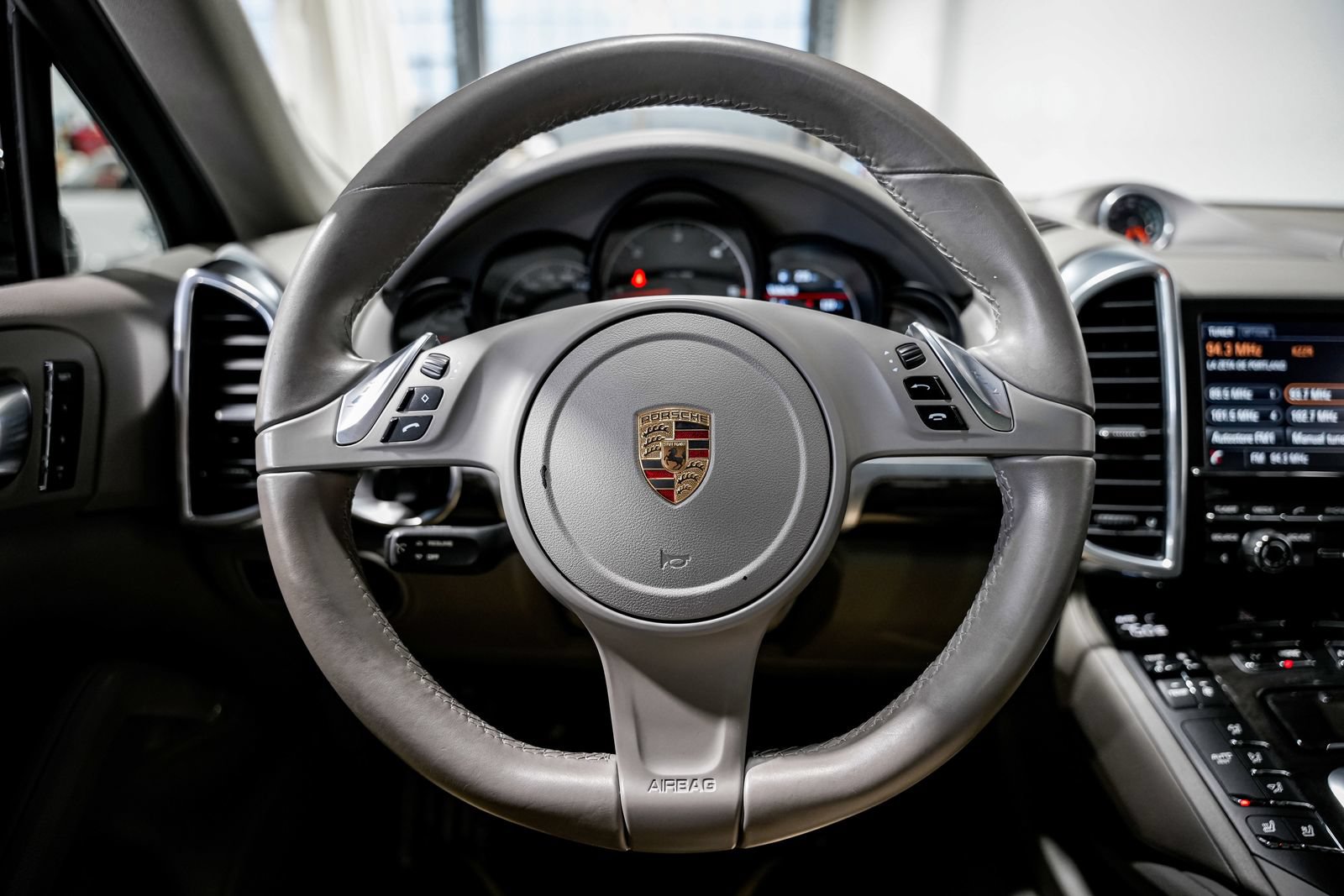 Used 2013 Porsche Cayenne Diesel AWD/4WD image 10