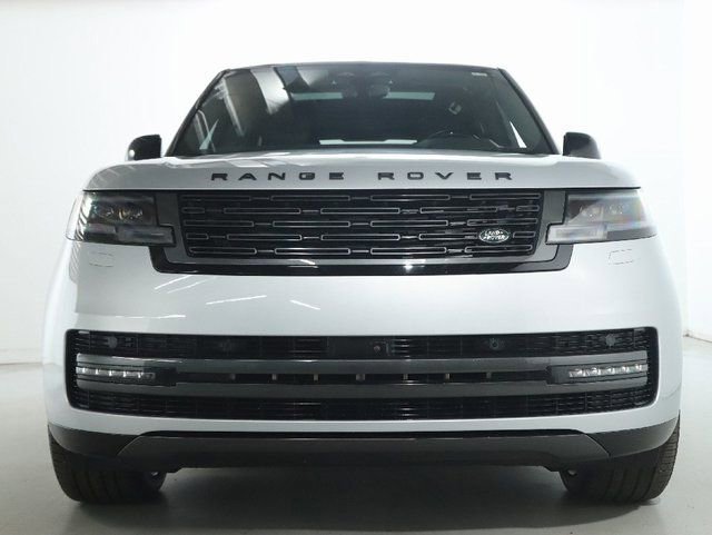 Certified 2025 Land Rover Range Rover SE image 13