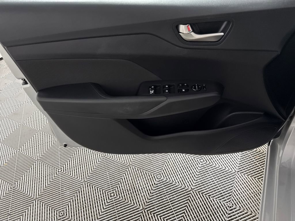 Used 2020 Hyundai Accent SEL image 10