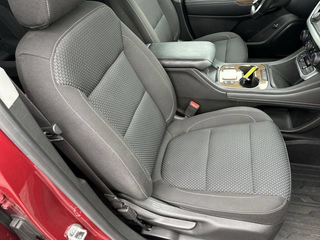 Used 2020 GMC Acadia SLE w/ Driver Convenience Package FWD image 27