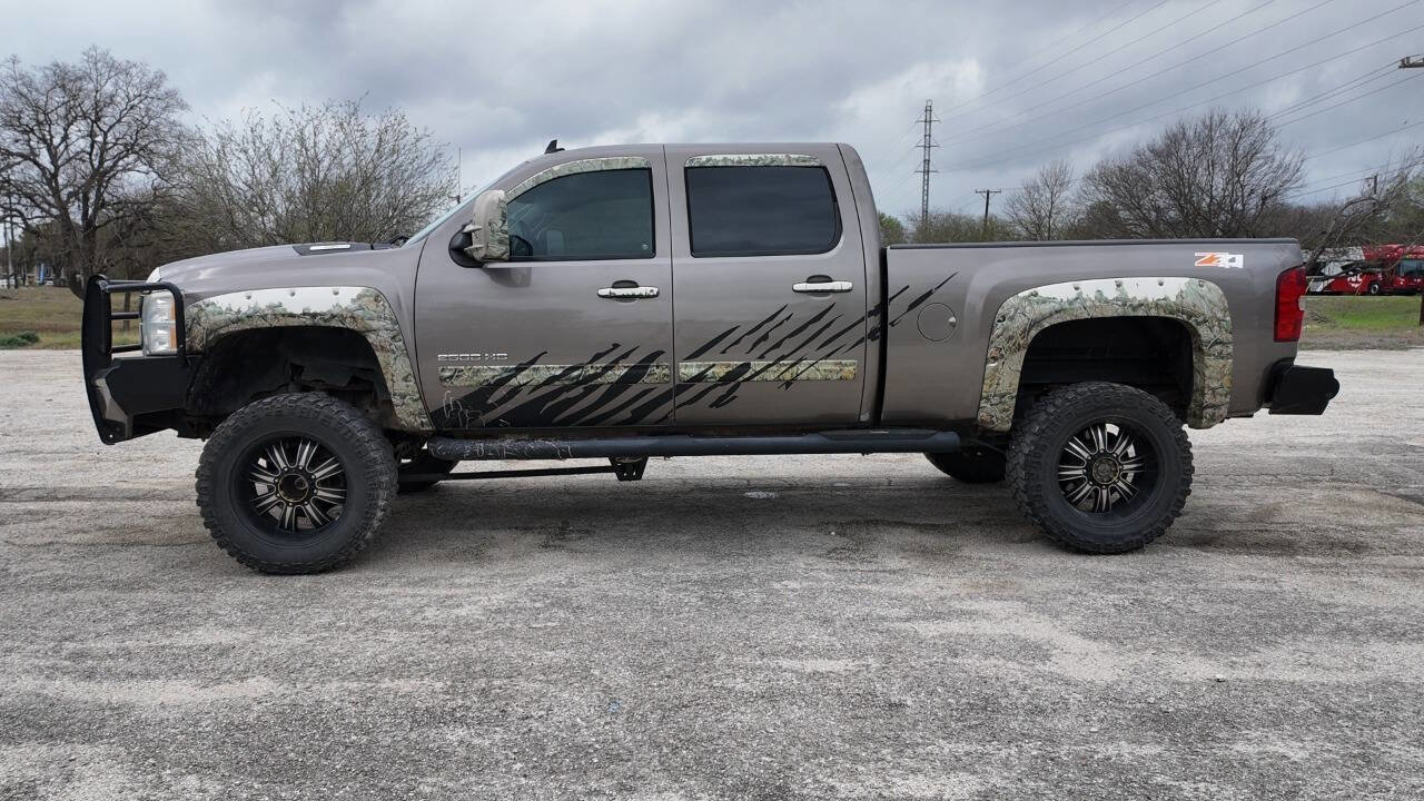 Used 2013 Chevrolet Silverado 2500 LT w/ Interior Plus Package image 4