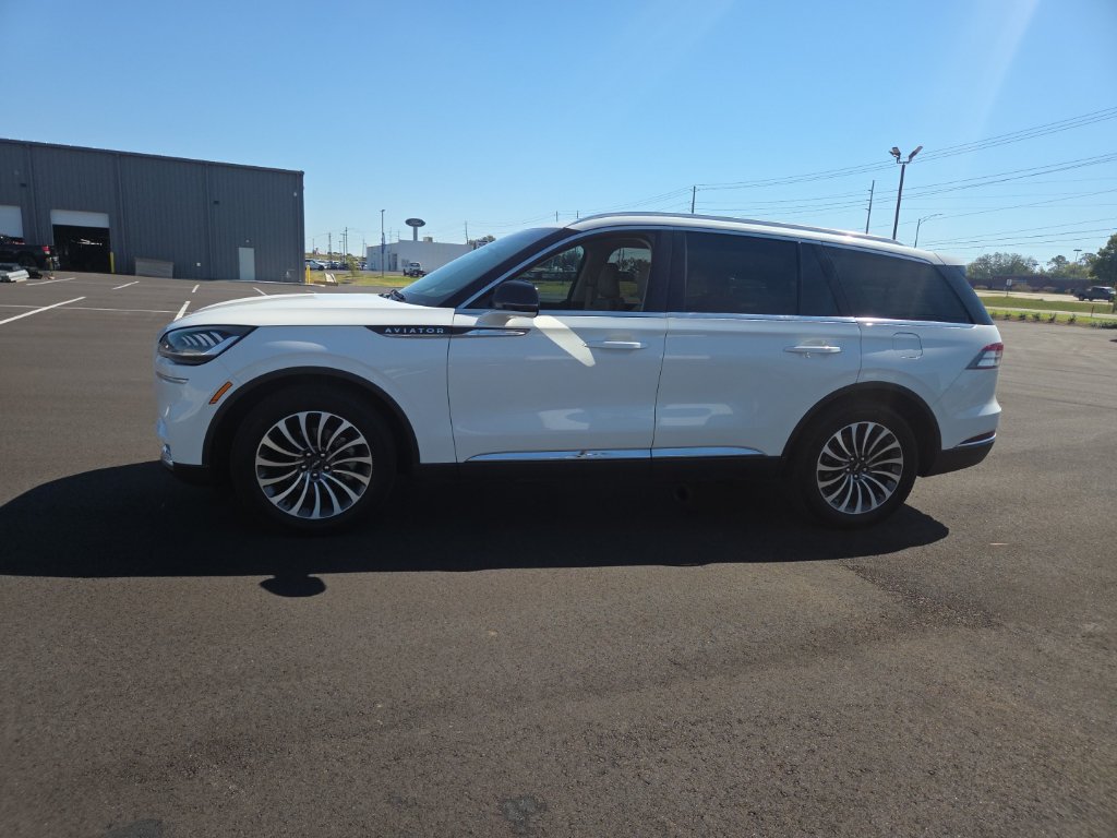Used 2024 Lincoln Aviator 2WD w/ Premium Package image 6