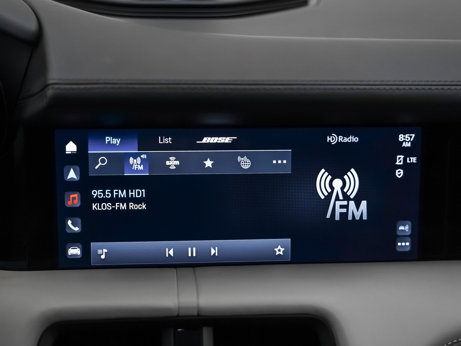 Used 2024 Porsche Taycan 4S w/ Premium Package image 23