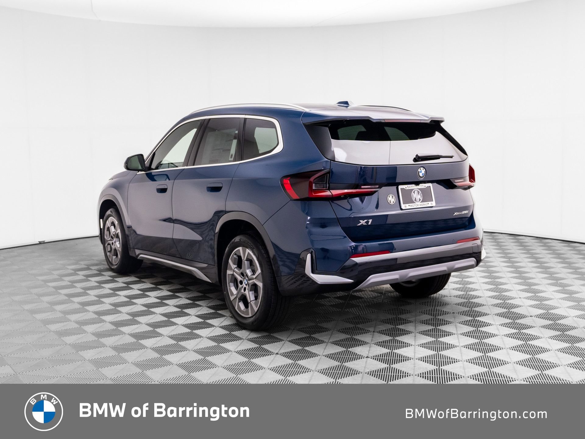 New 2026 BMW X1 xDrive28i AWD/4WD image 3