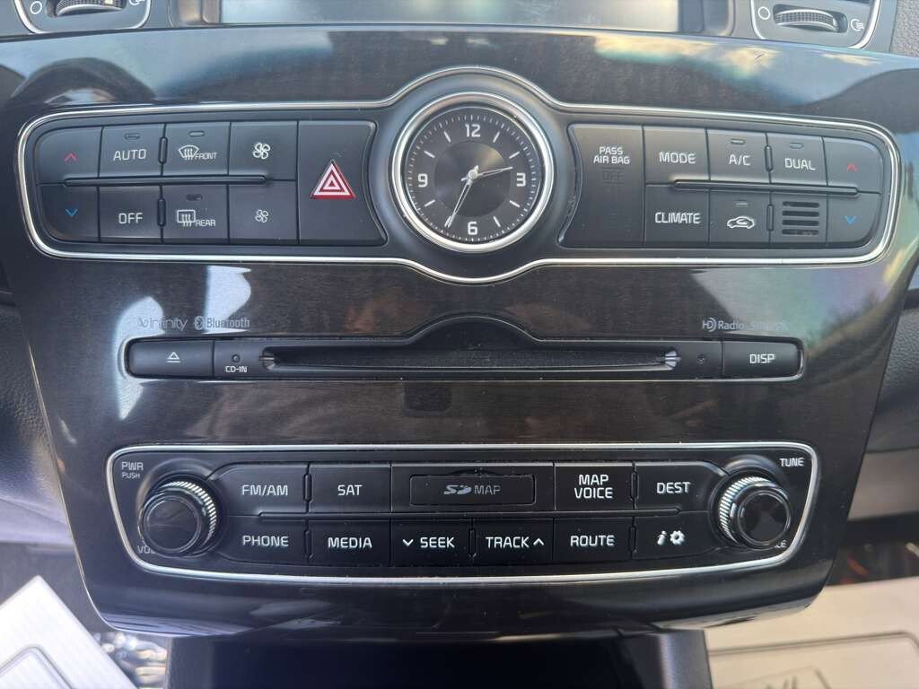 Used 2014 Kia Cadenza Premium w/ Technology Package image 11