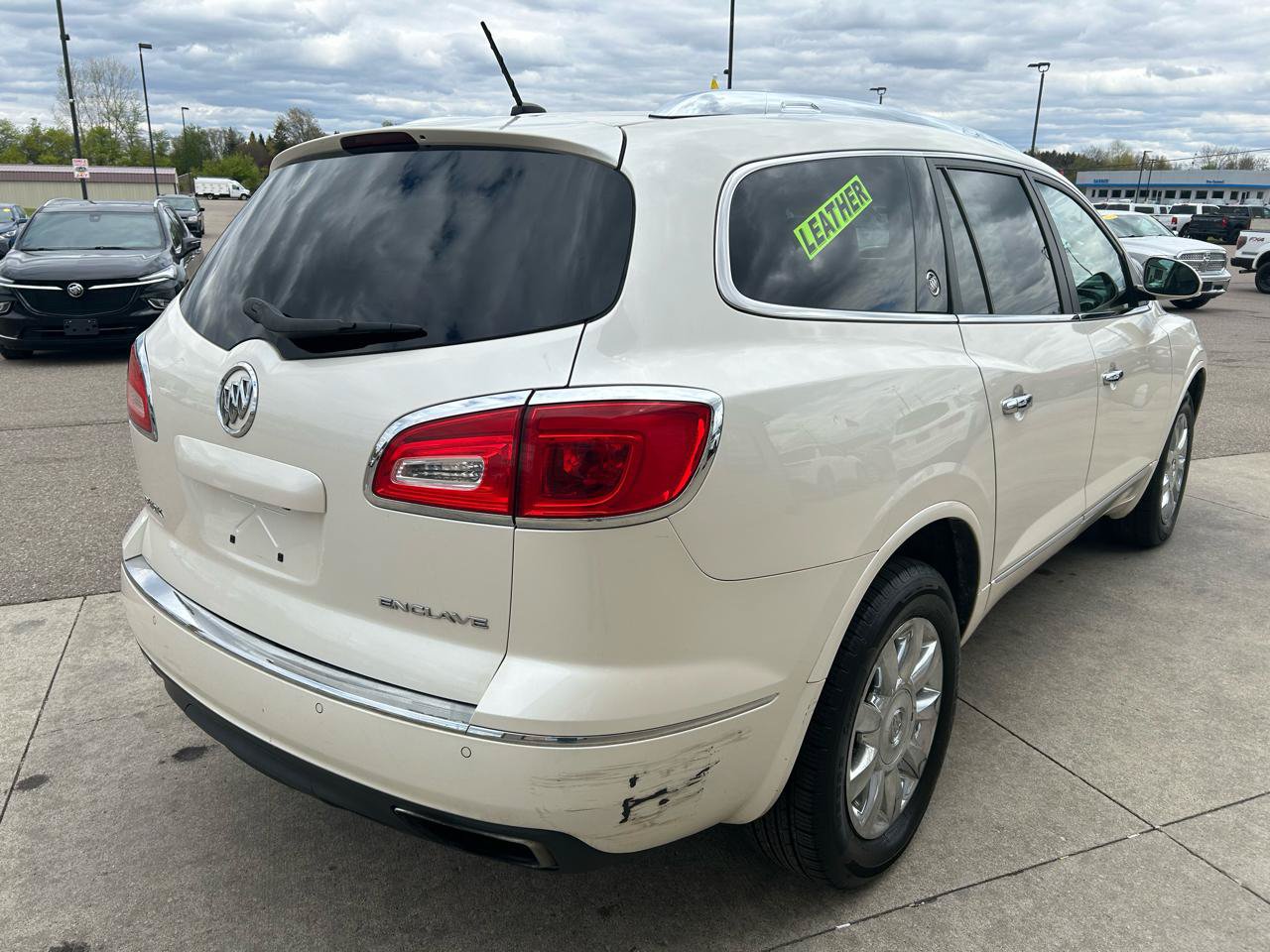 Used 2013 Buick Enclave Leather FWD image 5