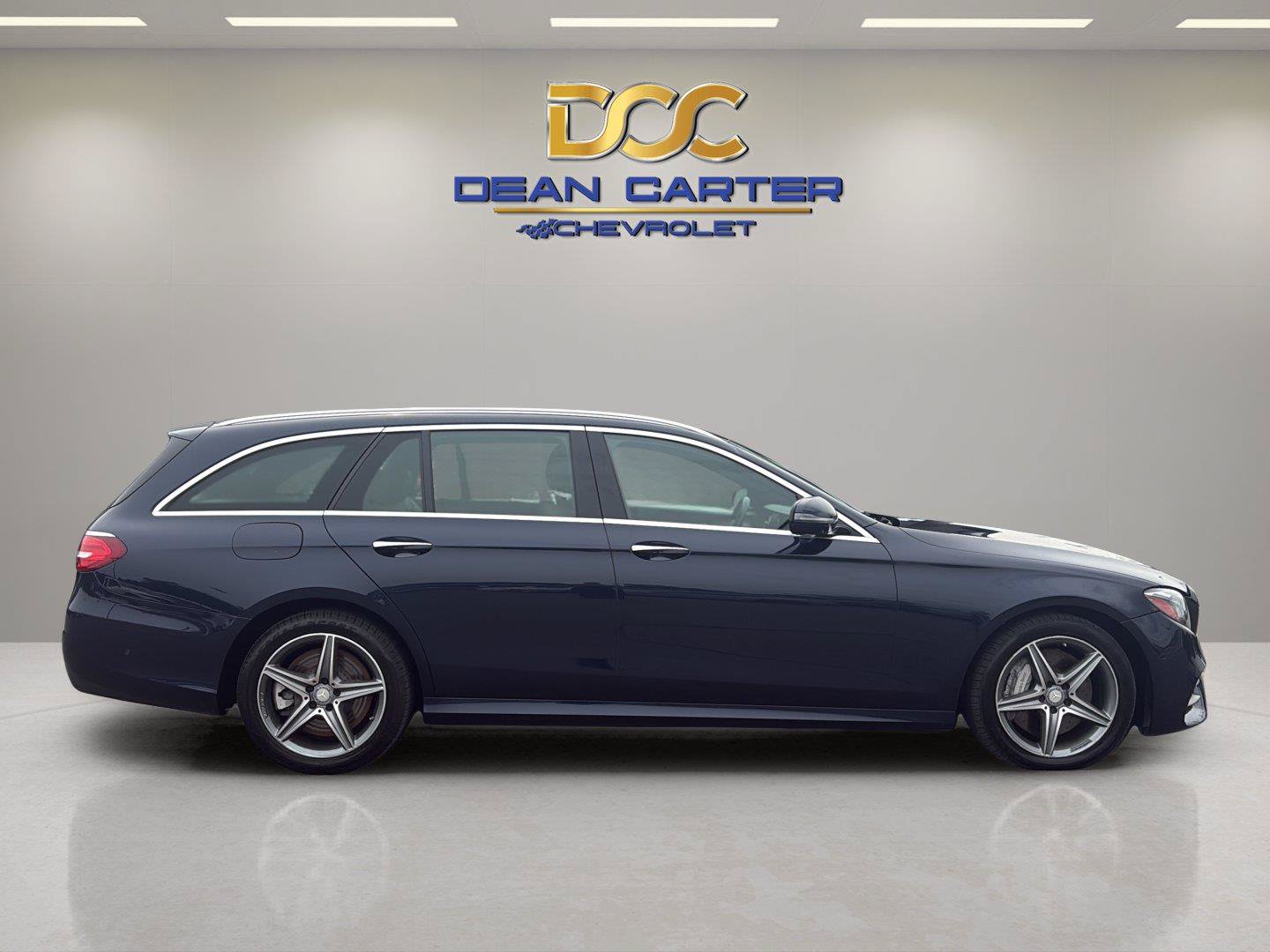 Used 2017 Mercedes-Benz E 400 4MATIC Wagon image 6