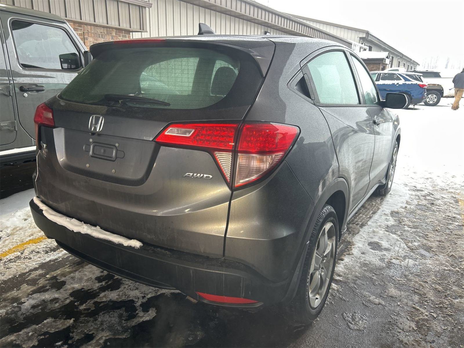 Used 2016 Honda HR-V LX image 3