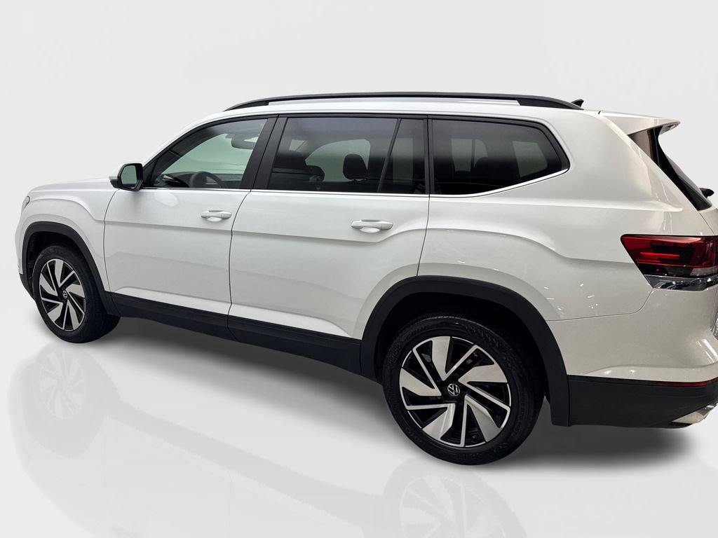 Used 2024 Volkswagen Atlas SE w/ Panoramic Sunroof Package FWD image 15