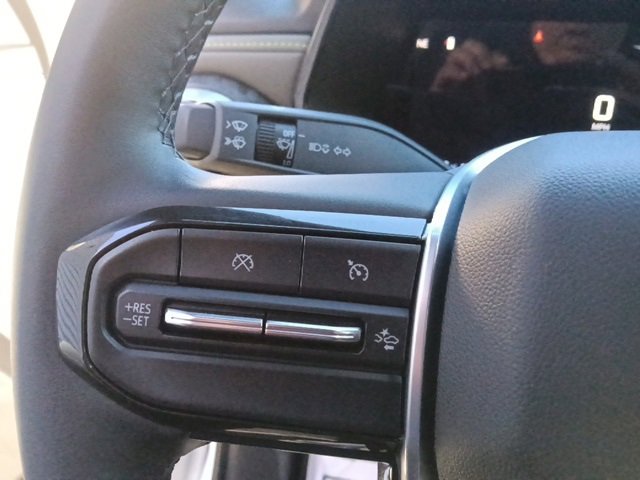 Used 2024 Chevrolet Colorado ZR2 w/ ZR2 Convenience Package III image 18