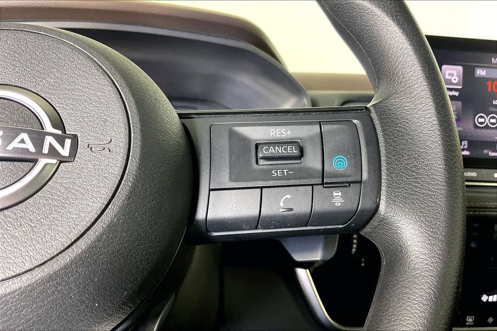 Used 2022 Nissan Rogue SV FWD image 24