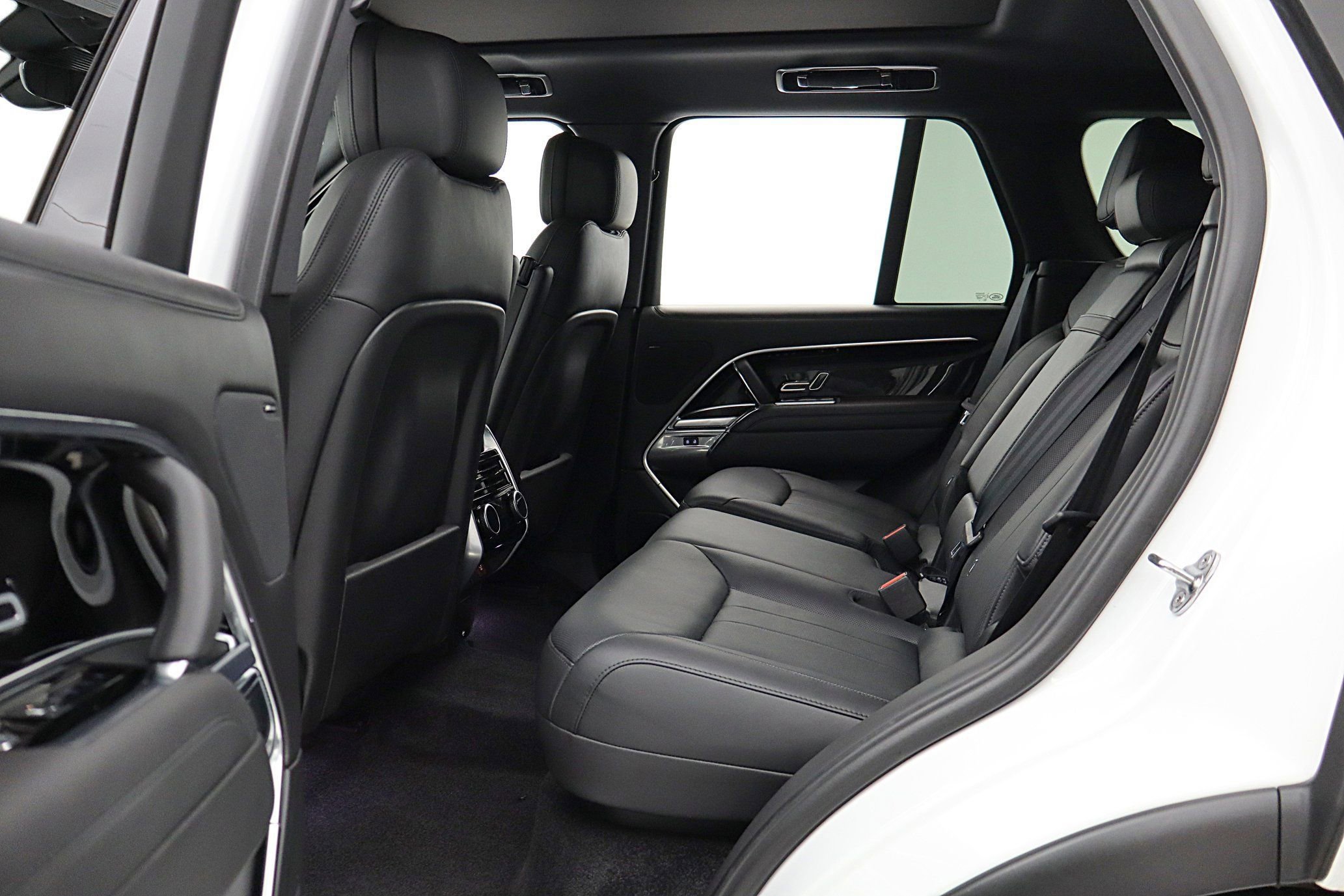 Used 2024 Land Rover Range Rover SE AWD/4WD image 37