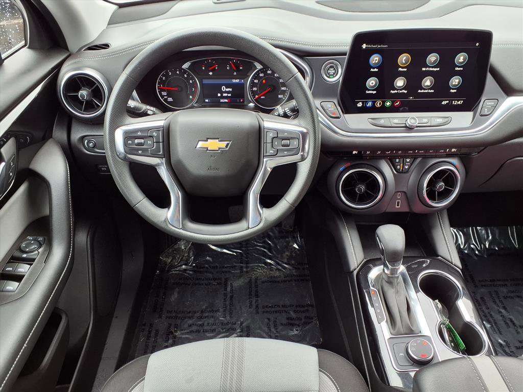 Used 2023 Chevrolet Blazer LT image 2