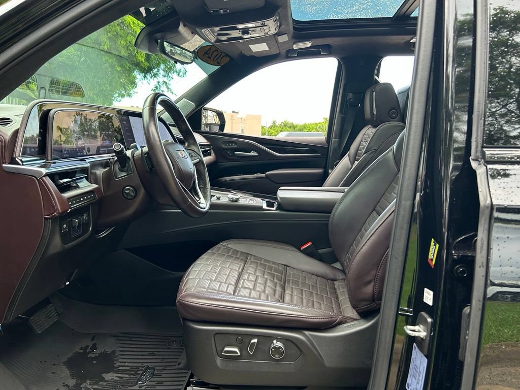 Used 2024 Cadillac Escalade Sport Platinum AWD/4WD image 16