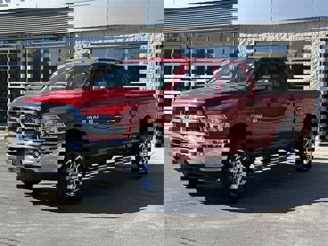 Used 2018 RAM 2500 Tradesman w/ Chrome Appearance Group image 4