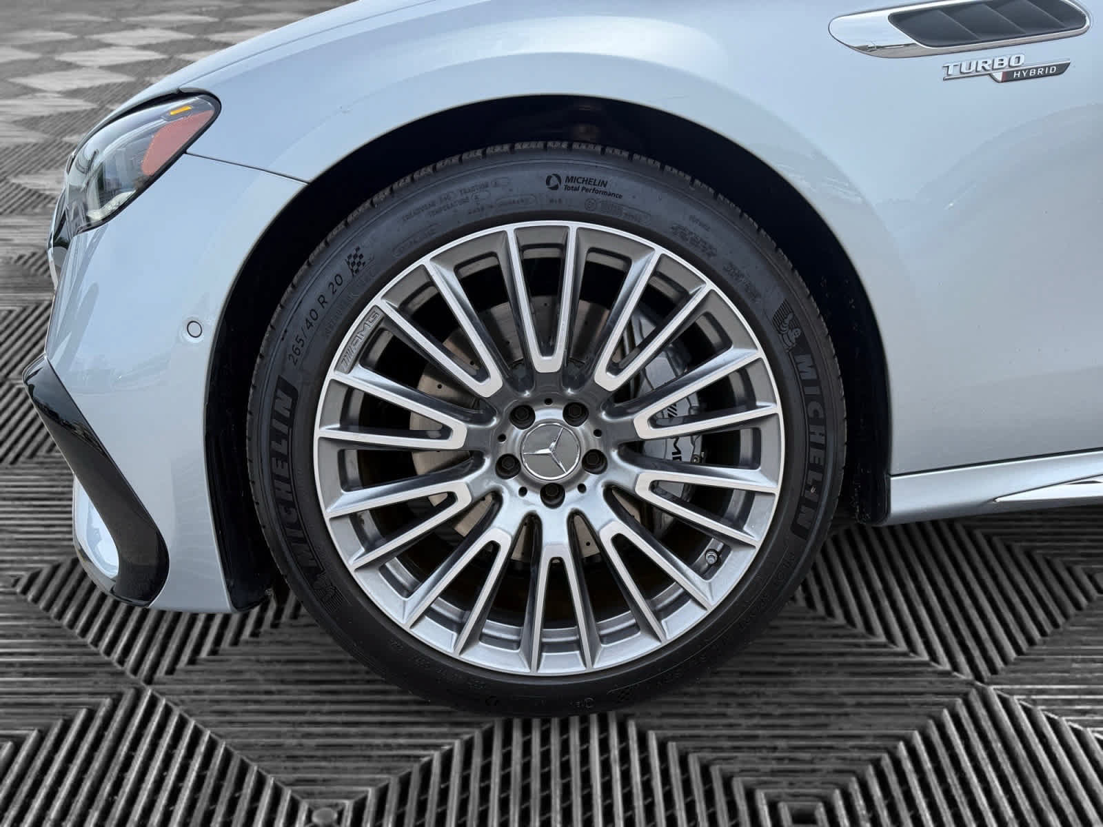 Certified 2025 Mercedes-Benz E 53 AMG e 4MATIC Sedan image 9