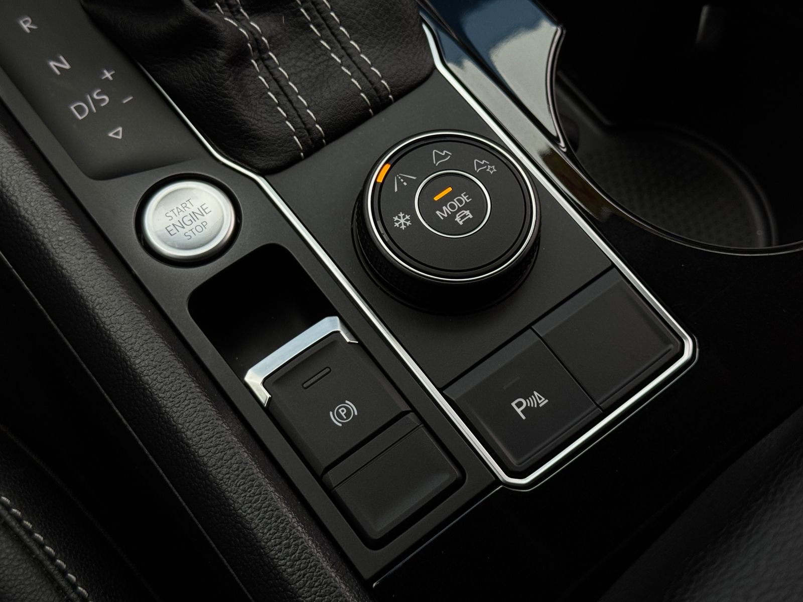 Used 2023 Volkswagen Atlas SE AWD/4WD image 39