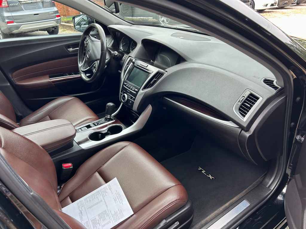 Used 2017 Acura TLX FWD image 15