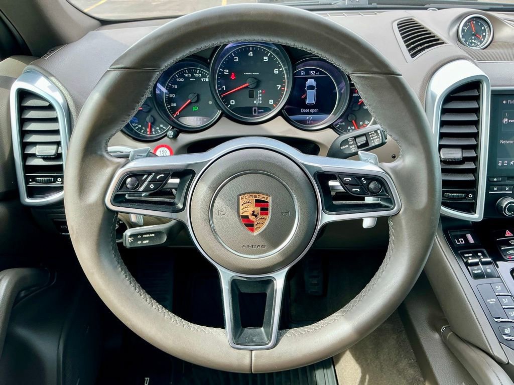 Used 2018 Porsche Cayenne AWD/4WD image 34