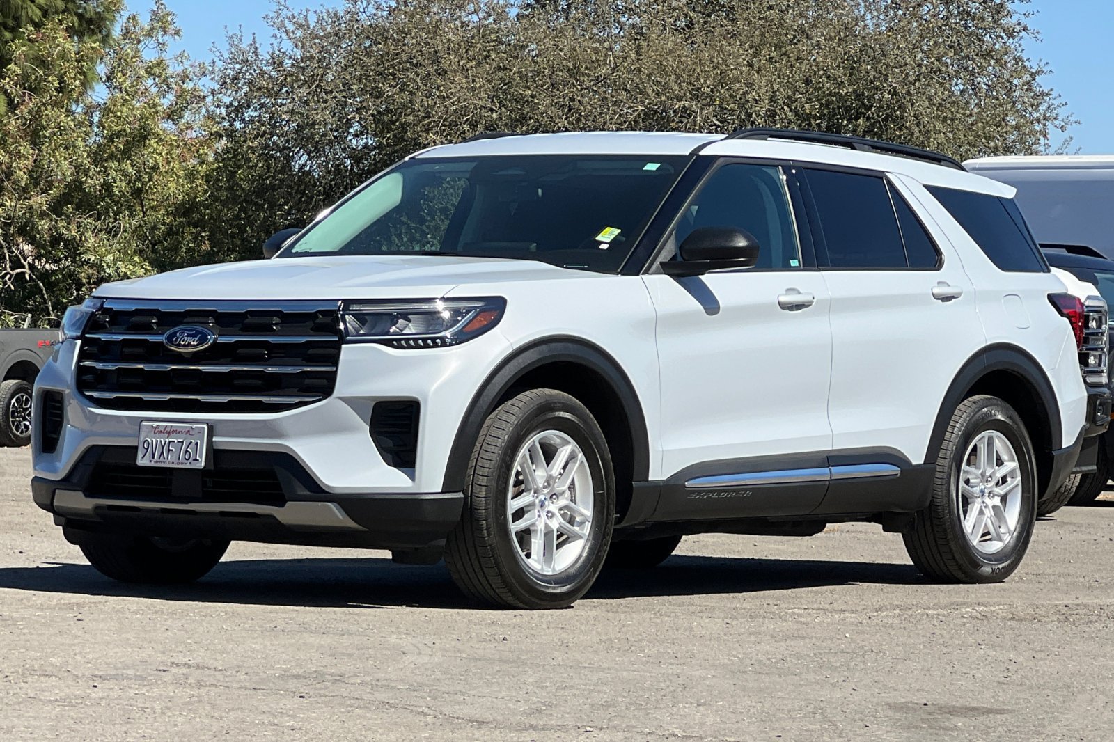 Certified 2025 Ford Explorer Active AWD/4WD image 8