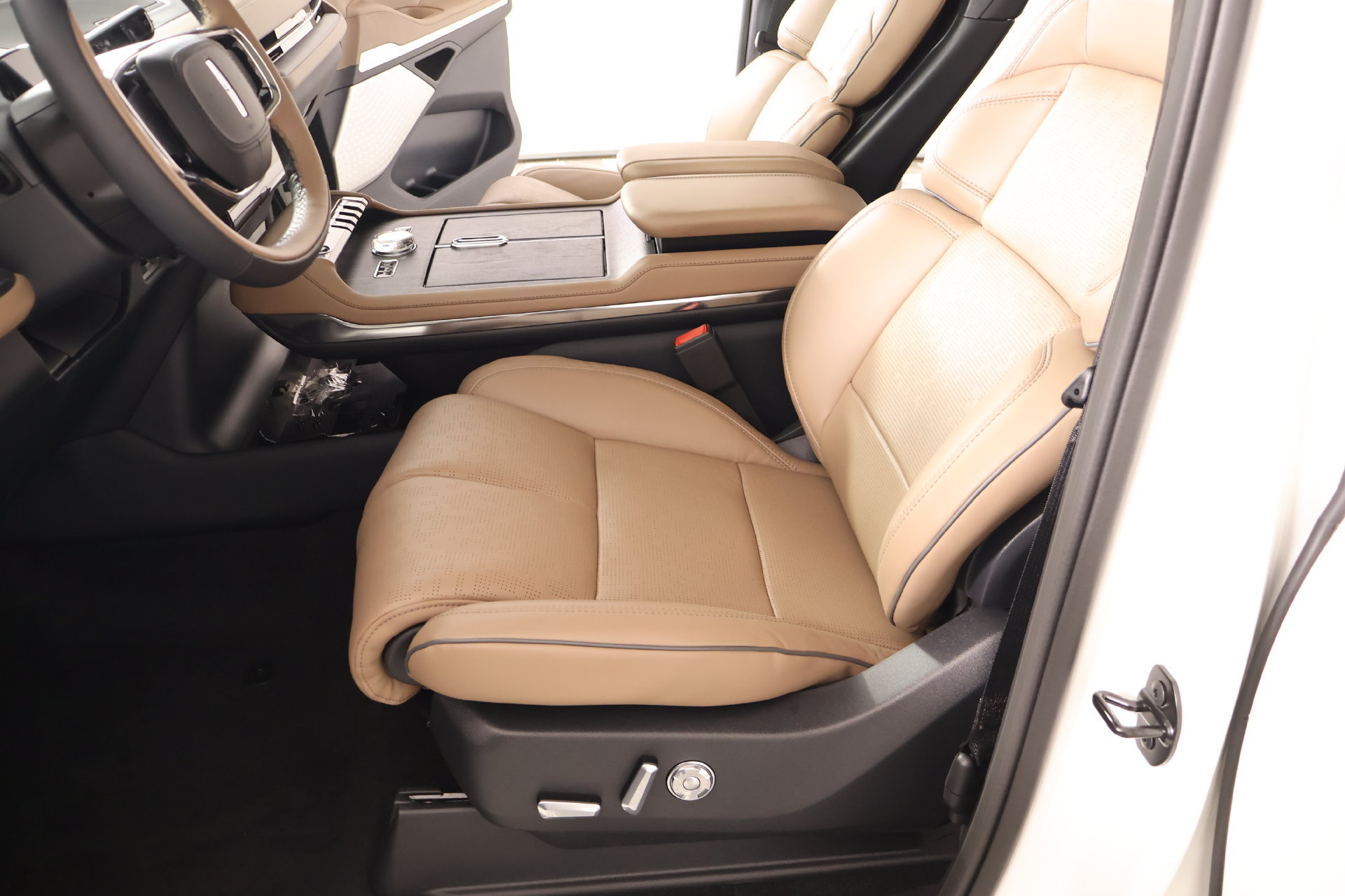New 2027 Lincoln Navigator L Black Label AWD/4WD image 12