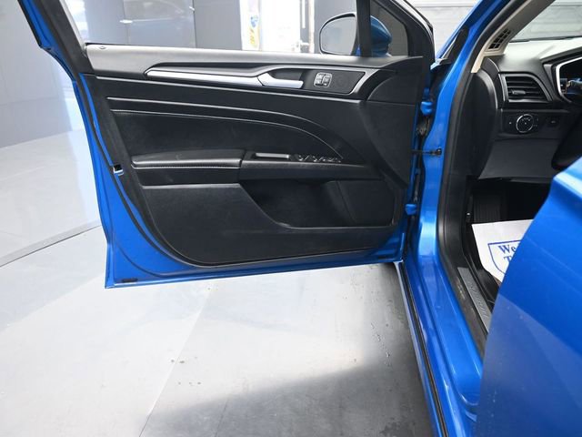 Used 2020 Ford Fusion Titanium AWD/4WD image 9