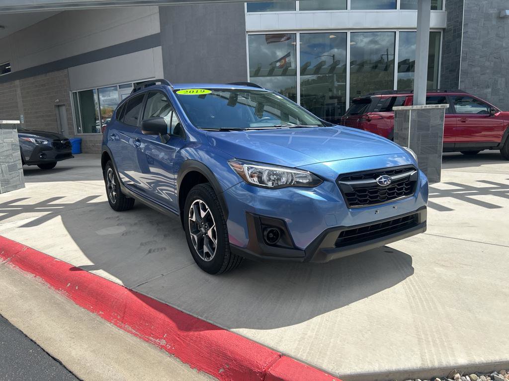 Used 2019 Subaru Crosstrek 2.0i w/ Eyesight System image 2