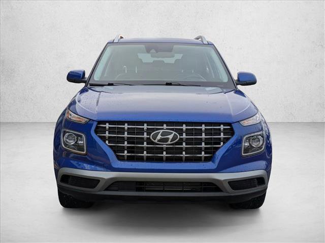 Used 2022 Hyundai Venue Limited image 2