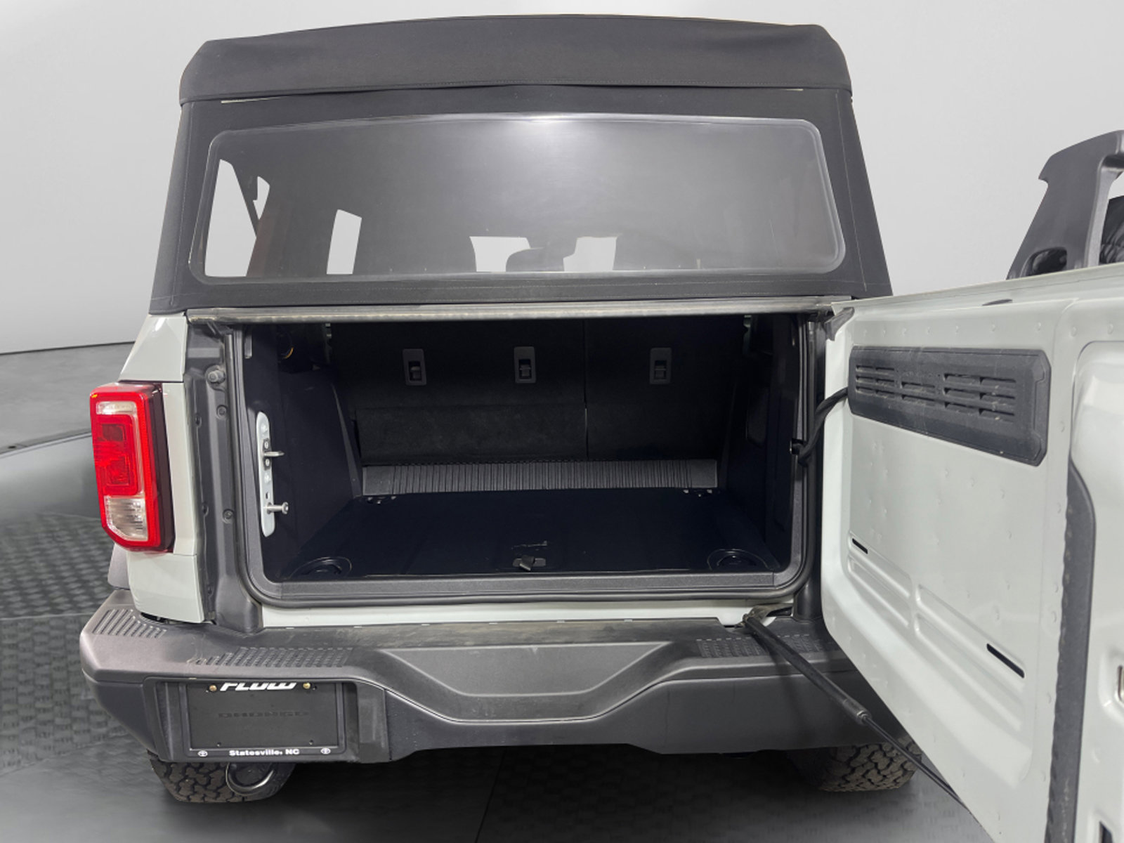 Used 2023 Ford Bronco Black Diamond image 16